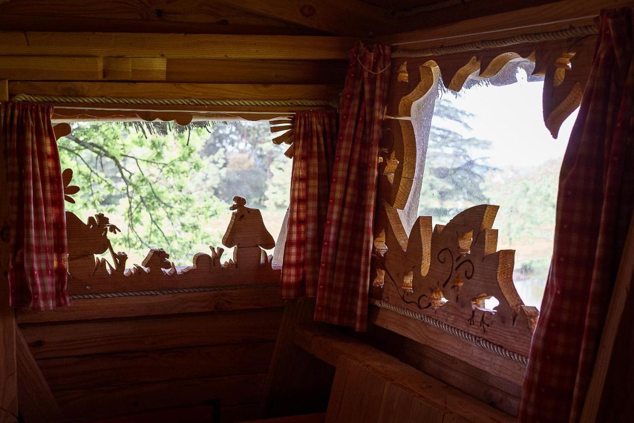 Cabane Perchee Dans Les Arbres Saint-Hilaire-en-Morvan Exterior foto