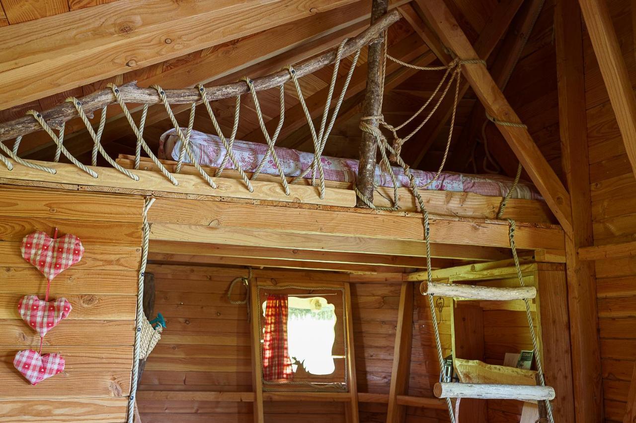 Cabane Perchee Dans Les Arbres Saint-Hilaire-en-Morvan Exterior foto